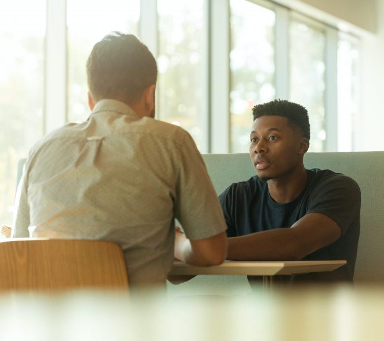 Médiation en santé : un pont entre les personnes éloignées du soin et les soignants